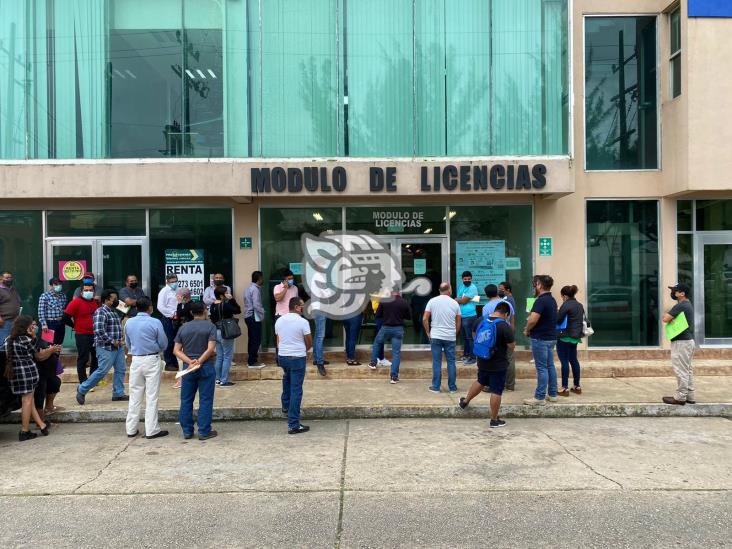 Módulo de licencias de Coatzacoalcos, saturado en último bimestre