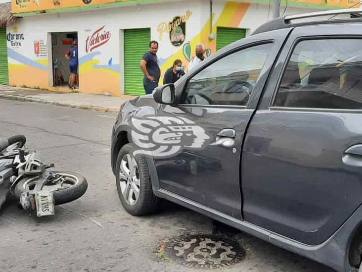 Choque deja dos personas lesionadas en calles de Veracruz