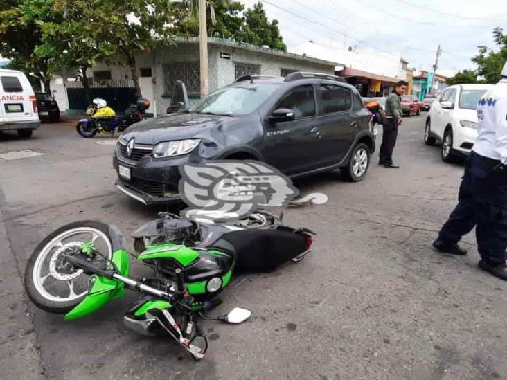 Choque deja dos personas lesionadas en calles de Veracruz