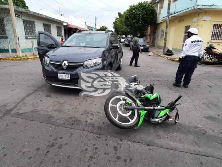 Choque deja dos personas lesionadas en calles de Veracruz