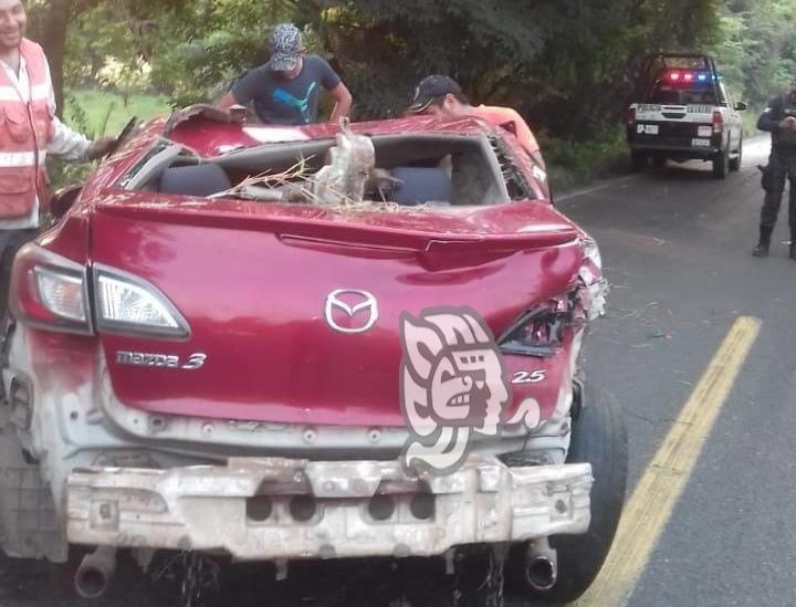 Volcadura de automóvil en Palma Sola; visitante de Q Roo la libra