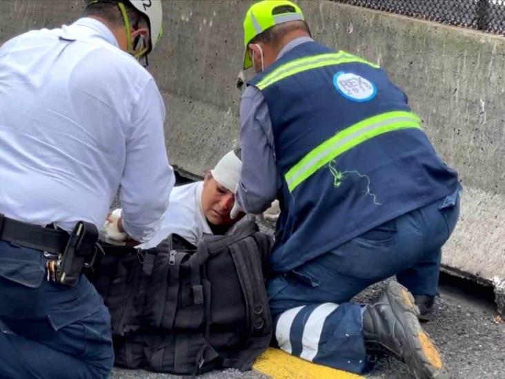 Se lesiona mujer tras derrapar motoneta 