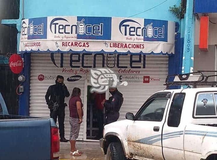 Asalto armado a tienda de telefonía en Las Choapas