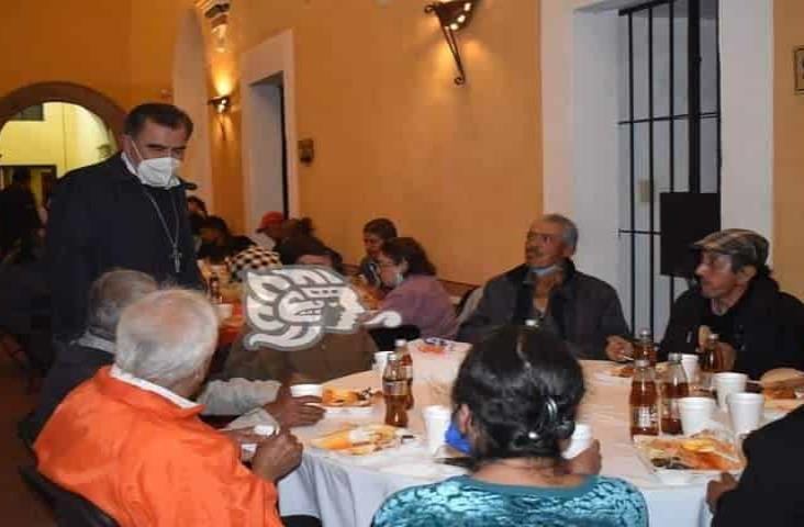 Cerca de 200 personas en pobreza extrema, disfrutan cena de Navidad en Orizaba