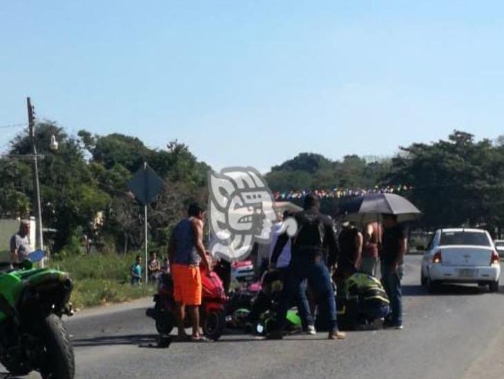 Arrollan motociclistas a mujer en Puente Jula 