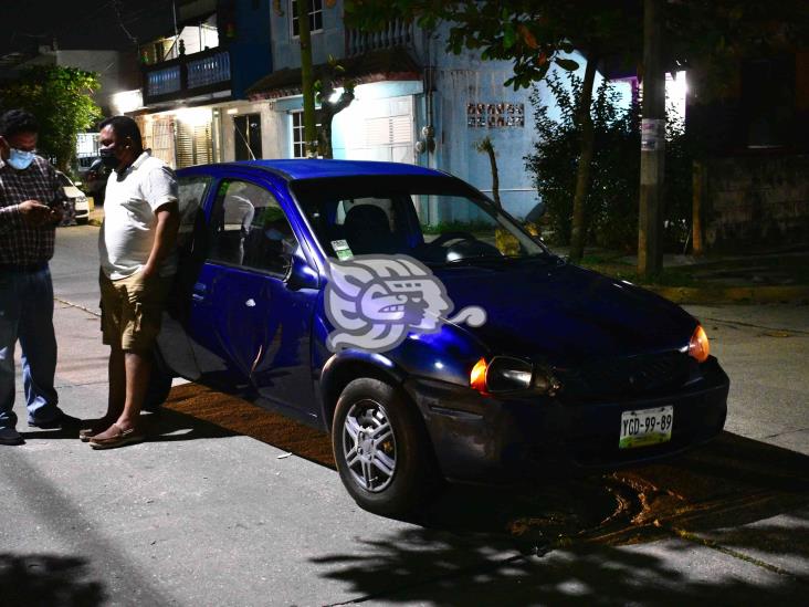 Motociclista herido tras chocar contra mini auto en Coatzacoalcos