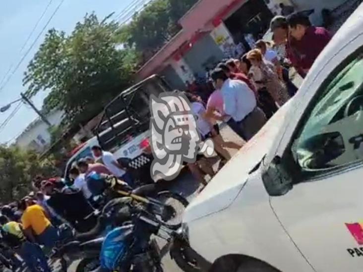 Arrollan motociclistas a mujer en Puente Jula 