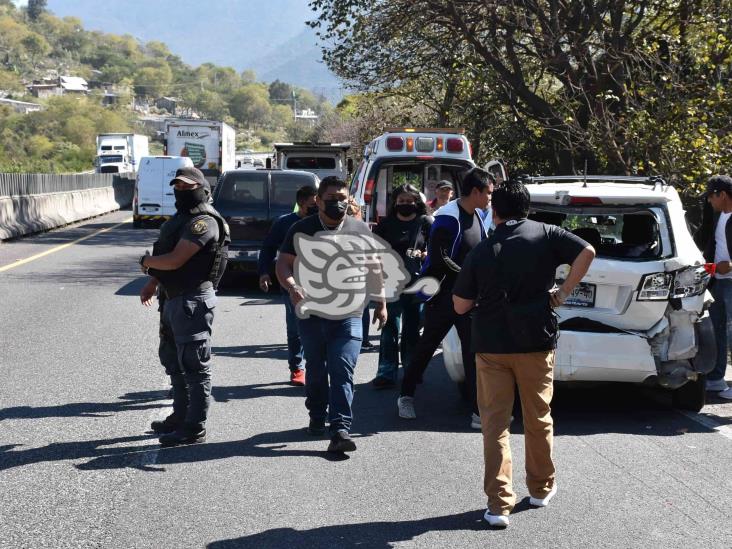 Tras choque, mujer sufre infarto sobre la Puebla-Orizaba