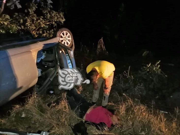 Volcadura de vehículo sobre la Misantla-Martínez de la Torre deja dos lesionados