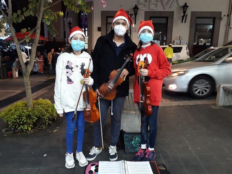 ¡Hermanos prodigio! Los violinistas Adriel, Yaretzi y Yaltzin cautivan a xalapeños