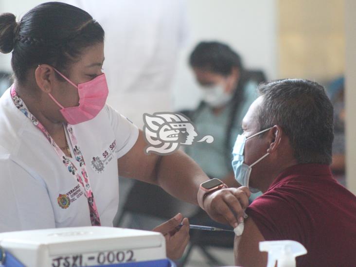 Anuncian más fechas de vacunación en Agua Dulce y Las Choapas