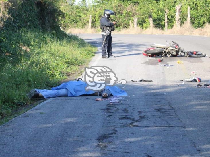 Muere motociclista tras ser aplastado por unidad de carga en Martinez de la Torre