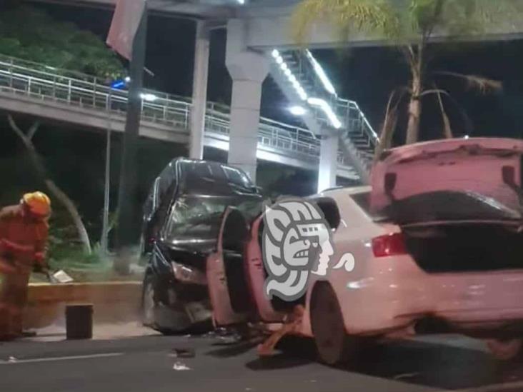 Aparatoso accidente frente a la Nissan de Plaza Américas, en Xalapa