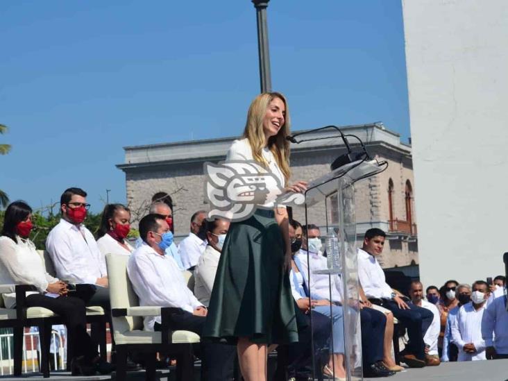 Toma protesta Paty Lobeira como alcaldesa de Veracruz