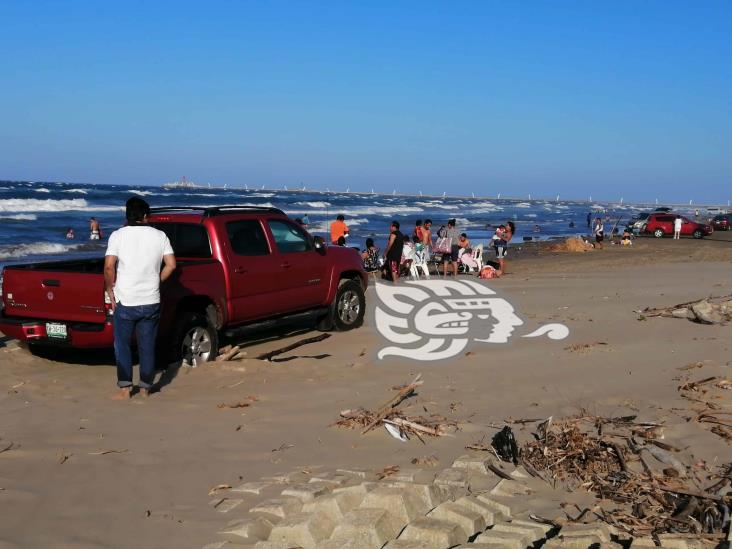 Activan alerta gris y restringen acceso a playas en Coatzacoalcos