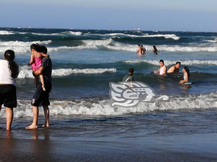 Activan alerta gris y restringen acceso a playas en Coatzacoalcos