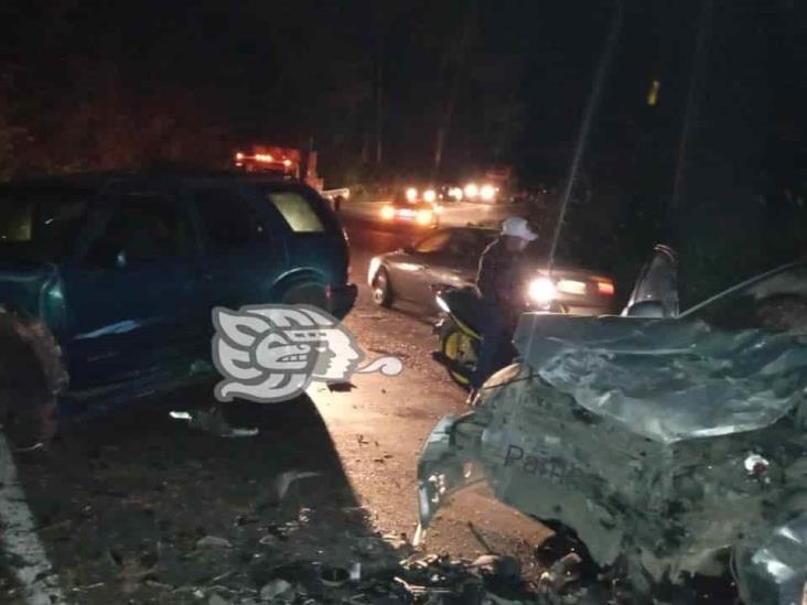 Choque entre dos automóviles deja cierre vehicular en la Fortín-Huatusco