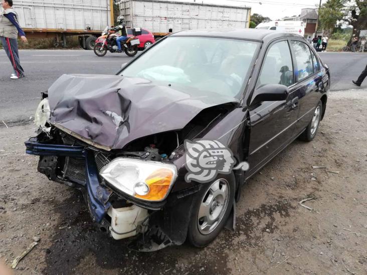 Choque frontal en Cuitláhuac deja 4 personas lesionadas