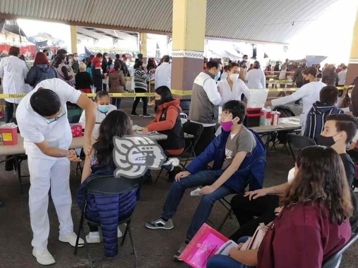 Con buena afluencia, aplicación de segundas dosis anticovid de 15 a 17, en Orizaba