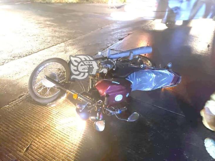 Motociclista choca contra autobús en la Coatepec-San Marcos