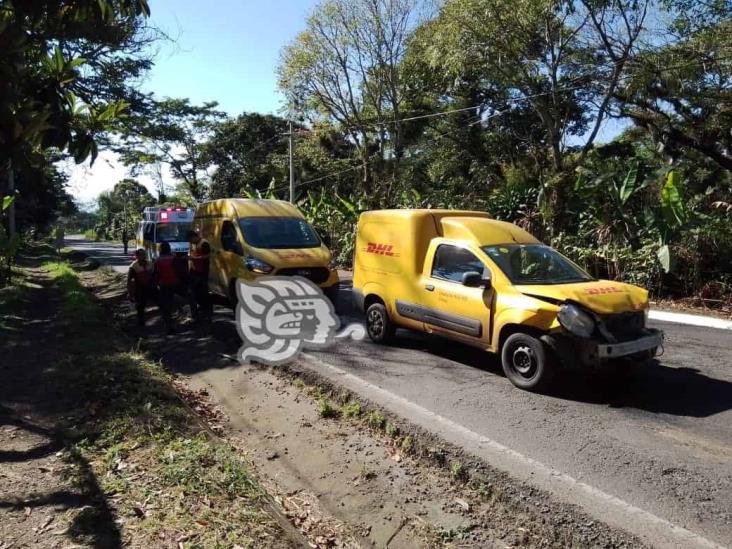 Choque entre dos camionetas deja daños materiales en Fortín