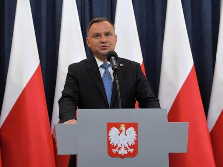 Pese a tener dosis de refuerzo, presidente de Polonia vuelve a dar positivo a covid
