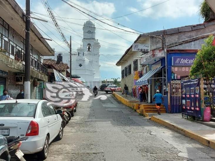 Sujetos asaltan a mujer en pleno centro de Misantla