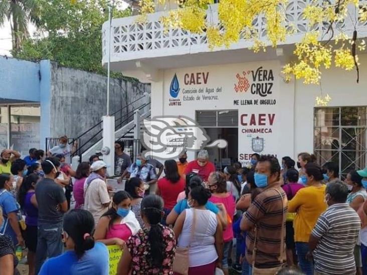 Llevan más de 12 días sin agua en Chinameca; reclaman a CAEV