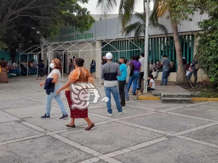 Largas filas para prueba COVID en Veracruz