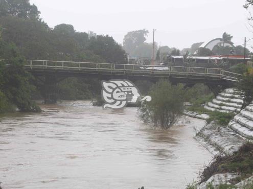 Río Agua Dulce alcanza escala de 4.30 metros; PC en alerta