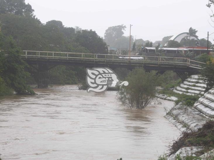 Río Agua Dulce alcanza escala de 4.30 metros; PC en alerta