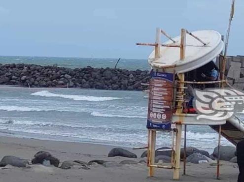 Permanecerán playas cerradas por oleaje elevado en Boca del Río