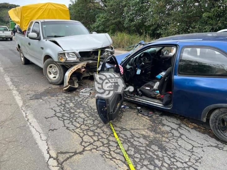 Muere albañil tras choque frontal sobre la Transístmica