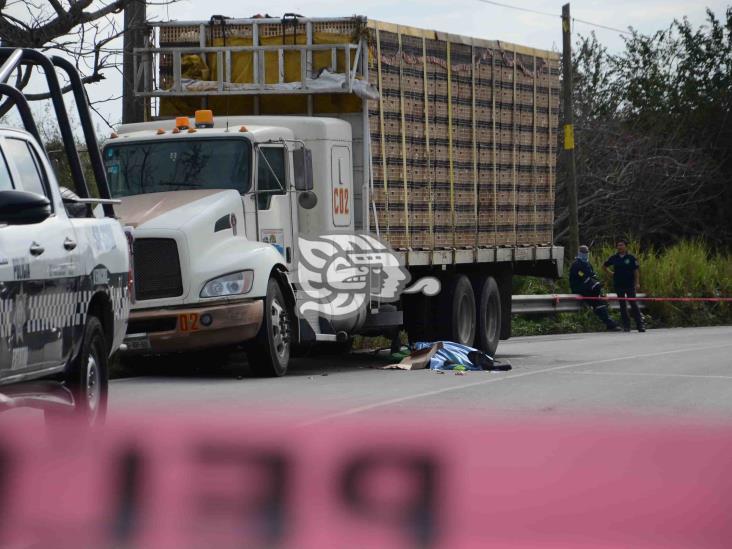 Muere motociclista tras derrapar en carretera estatal Veracruz-Soledad de Doblado