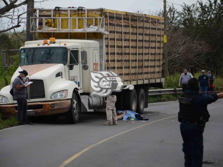 Muere motociclista tras derrapar en carretera estatal Veracruz-Soledad de Doblado