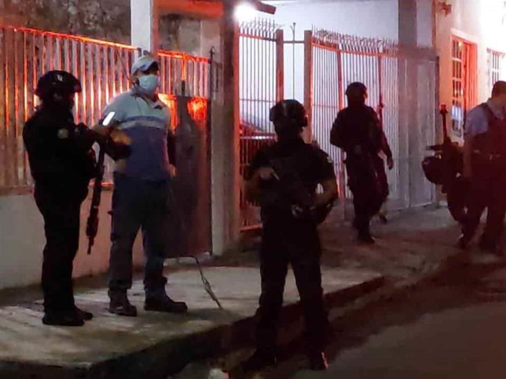 Sujetos armados asaltan a joven en Boca del Río