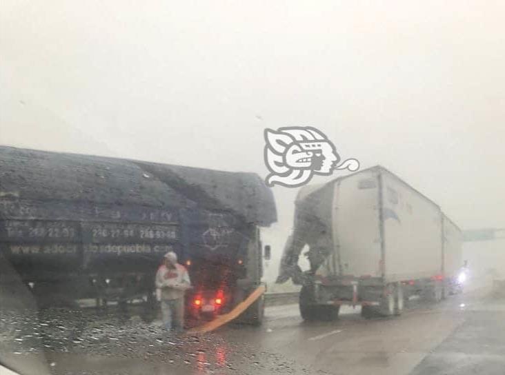 Por lluvia y neblina, al menos cuatro accidentes sobre la Córdoba-Puebla