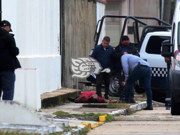 Ejecutan a sujeto en calles del centro de Coatzacoalcos