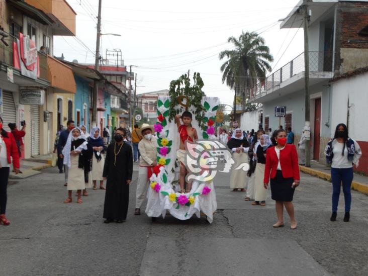 Realizan desfile para celebrar los 458 años de Misantla