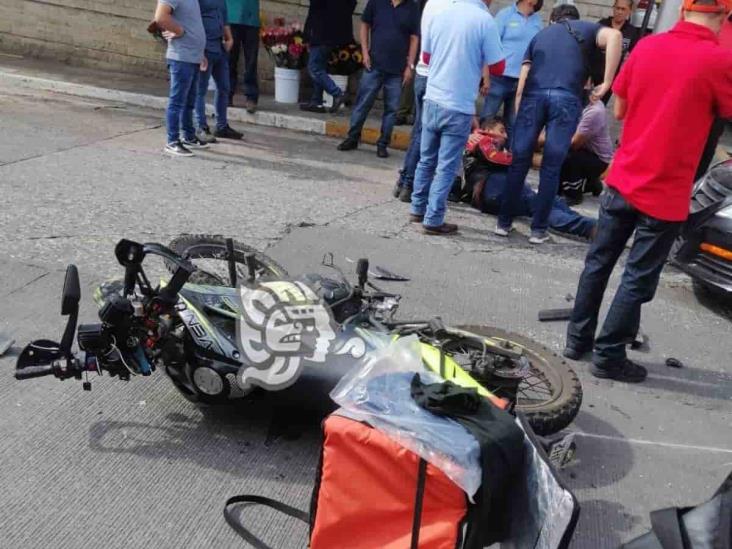 Encontronazo entre motocicleta y automóvil deja un lesionado en Córdoba