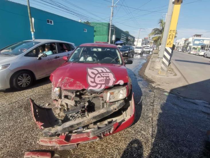 Se registra accidente entre dos unidades en calles de Veracruz