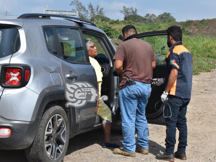 Da vuelta en U y provoca choque en la Acayucan-Sayula