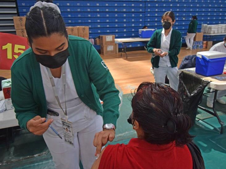 Participa IMSS Veracruz Norte en aplicación de refuerzo anticovid de  40 a 59 años