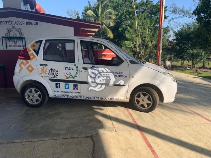 Tecnológico restaura auto eléctrico donado por esposa de Fidel Herrera