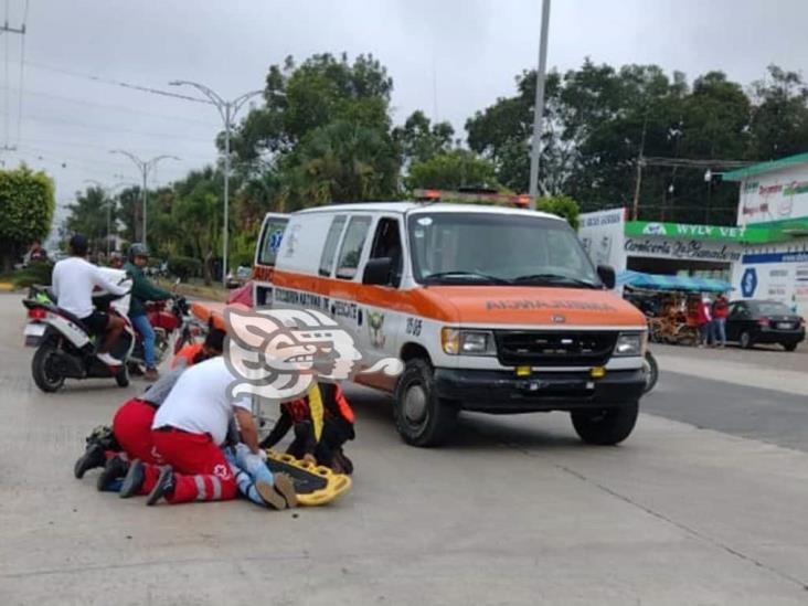 Escuadrón Nacional de Rescate Misantla atiende a motociclista atropellado