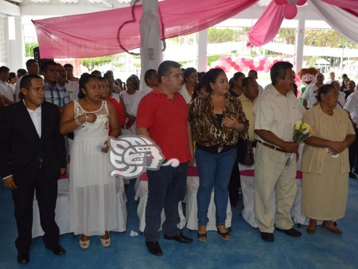 Reactivan el programa de ‘bodas colectivas’ en Agua Dulce
