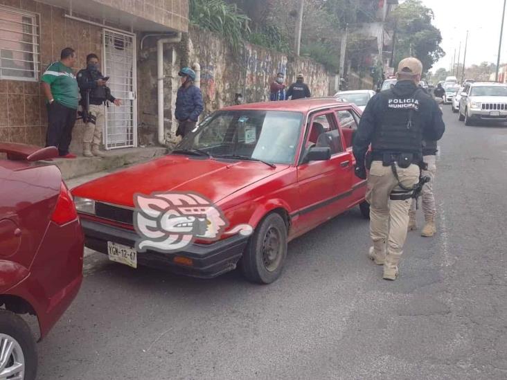 Ebrio conductor causa daños a varios autos en Rébsamen