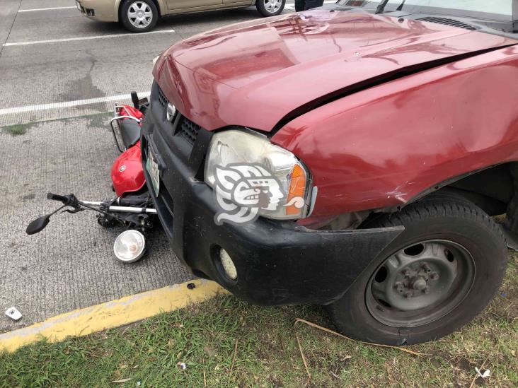 Choque deja a motociclista lesionado en avenida Miguel Alemán