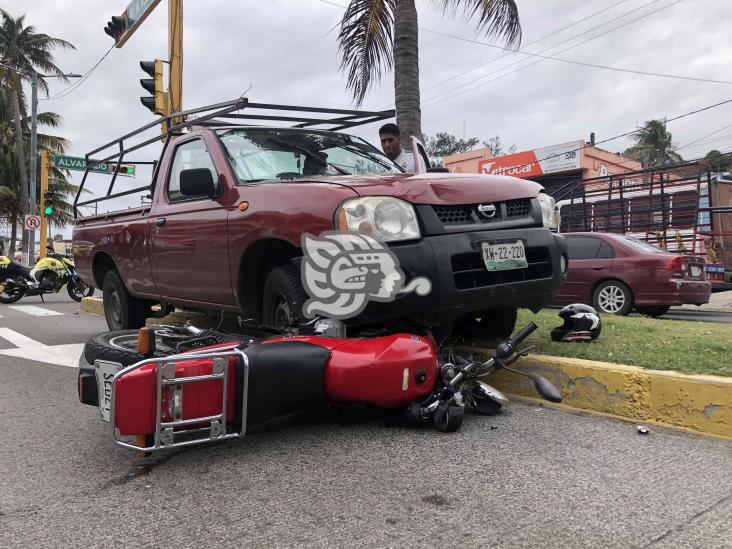 Choque deja a motociclista lesionado en avenida Miguel Alemán