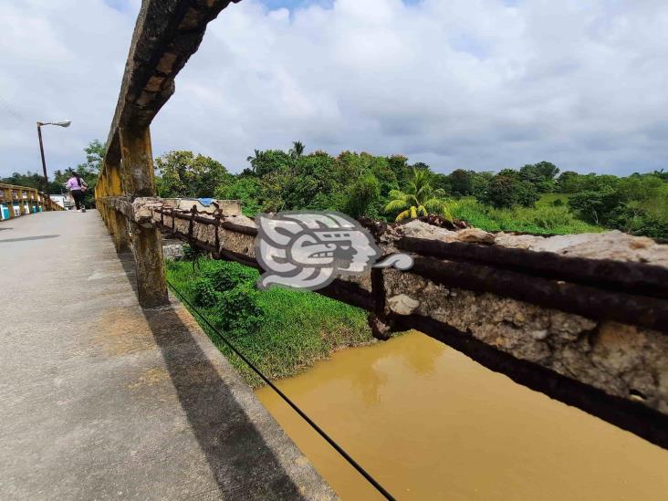 Puente ‘Cansino Marín’ de Agua Dulce presenta severos daños